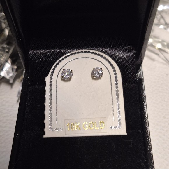 Jewelry - 10kt Yellow Gold 3mm White Topaz Studs